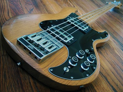 Peavey_T40_02_110429_med Peavey_T40_02_110429_med