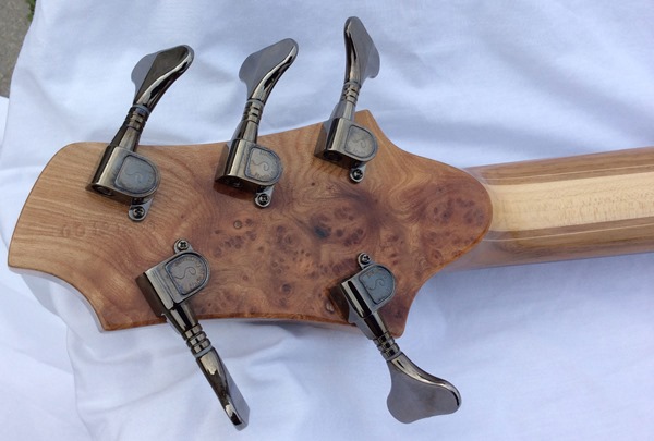 01437_03_bass7 01437_03_bass7