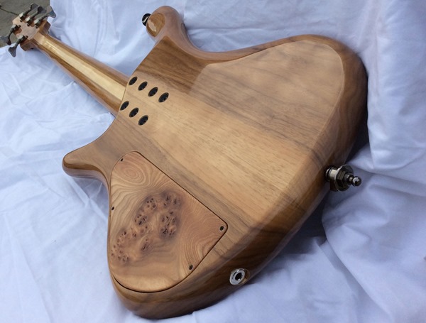 01437_06_bass10 01437_06_bass10